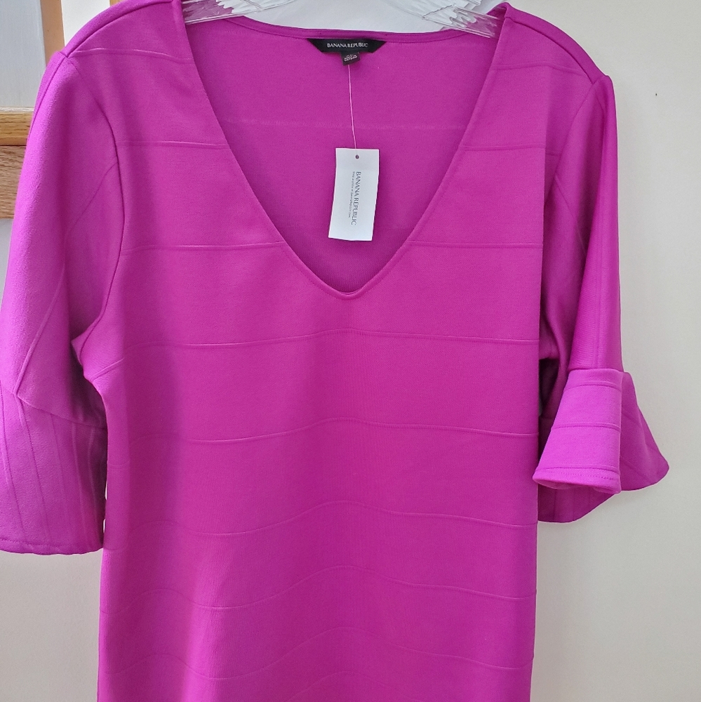 Banana Republic 3/4 bell sleeved ribbed top